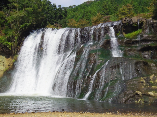 株式会社ジャストライト浪岡智かお送りする大分県九重町にある「龍門の滝」についてのイメージ画像